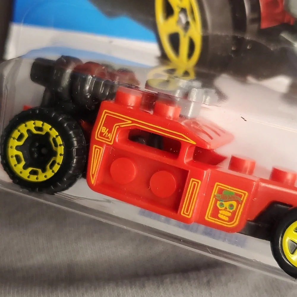 Hot Wheels - has a Lego‎ look